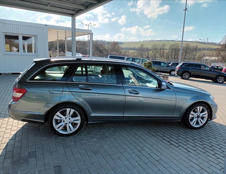 Mercedes-Benz Třídy C Kombi 2,1 l 100 kw