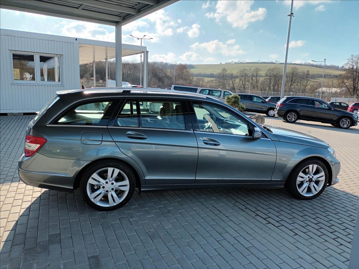 Mercedes-Benz Třídy C Kombi 2,1 l 100 kw