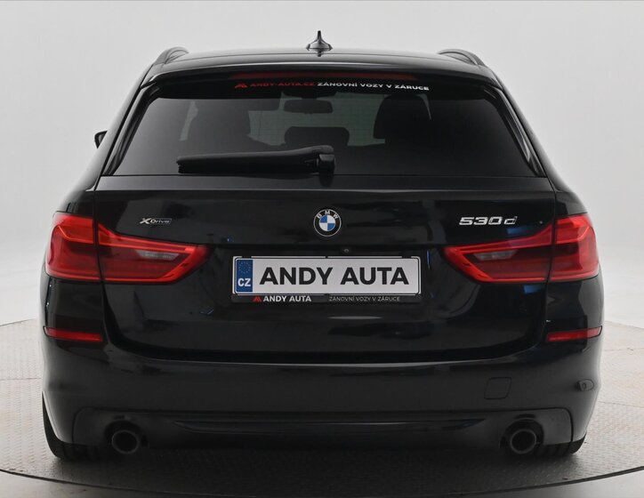 BMW Řada 5 Kombi 3,0 l 195 kw