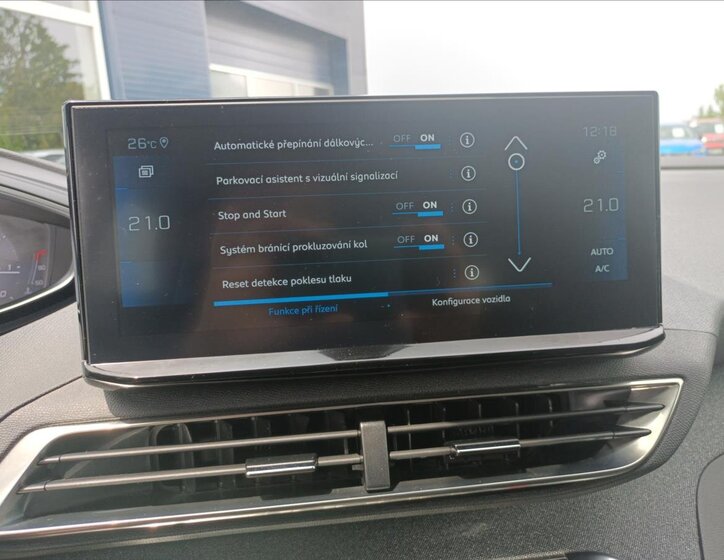 Peugeot 3008 SUV 1,5 l 96 kw