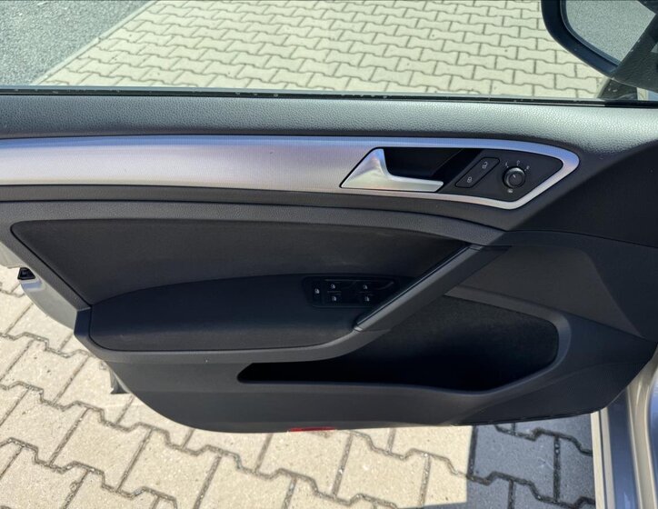 Volkswagen Golf Kombi 1,6 l 85 kw