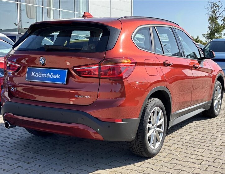 BMW X1 Kombi 1,5 l 100 kw