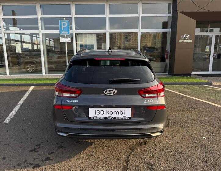 Hyundai i30 4