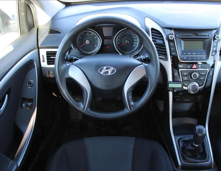 Hyundai i30 12