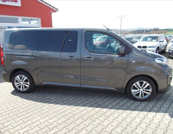 Peugeot Traveller 9