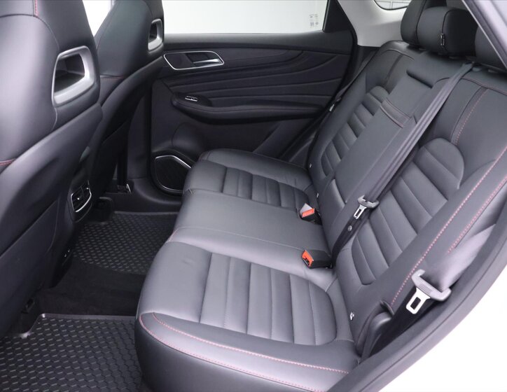 MG HS SUV / Terénní 1,5 l 119 kw