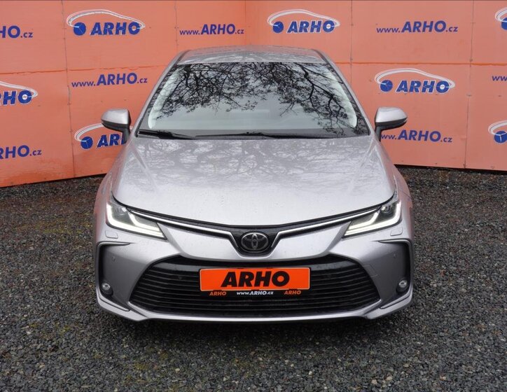 Toyota Corolla Sedan / Limuzína 1,6 l 97 kw