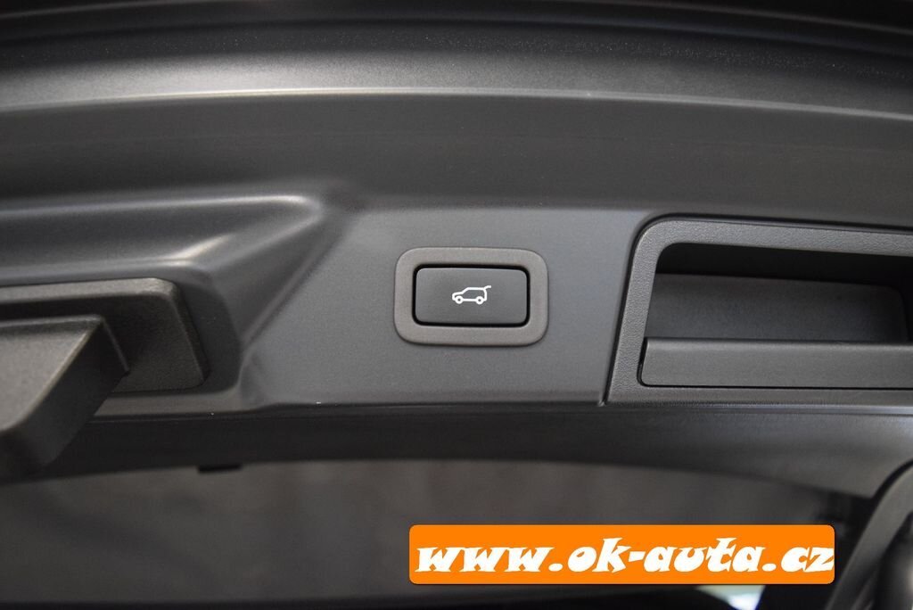 Land Rover Range Rover Velar SUV 2,0 l 150 kw