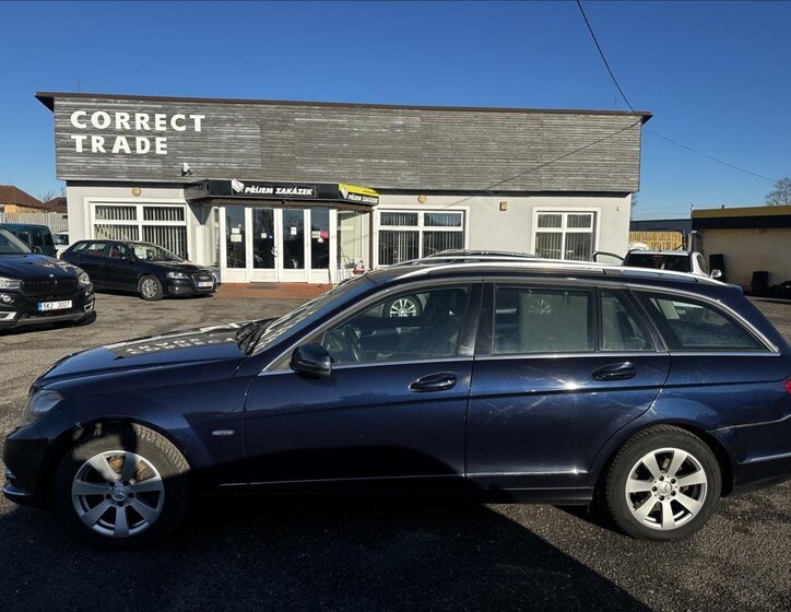 Mercedes-Benz Třídy C Kombi 2,1 l 100 kw