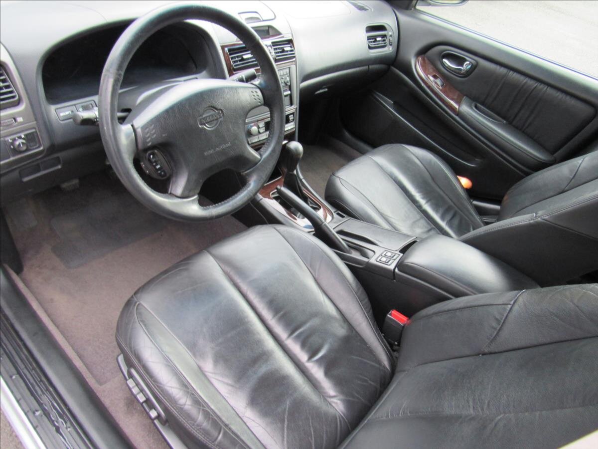 Nissan Maxima Sedan / Limuzína 2,0 l 103 kw