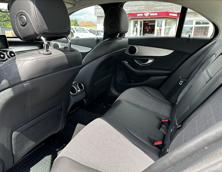 Mercedes-Benz Třídy C Sedan 1,6 l 115 kw