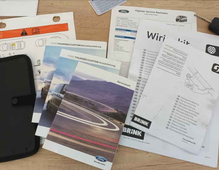 Ford Tourneo Custom VAN-Minibus 2,0 l 96 kw