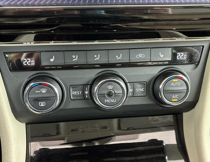 Škoda Superb Liftback 1,4 l 110 kw