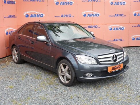 Mercedes-Benz Třídy C Sedan / Limuzína 3,0 l 165 kw