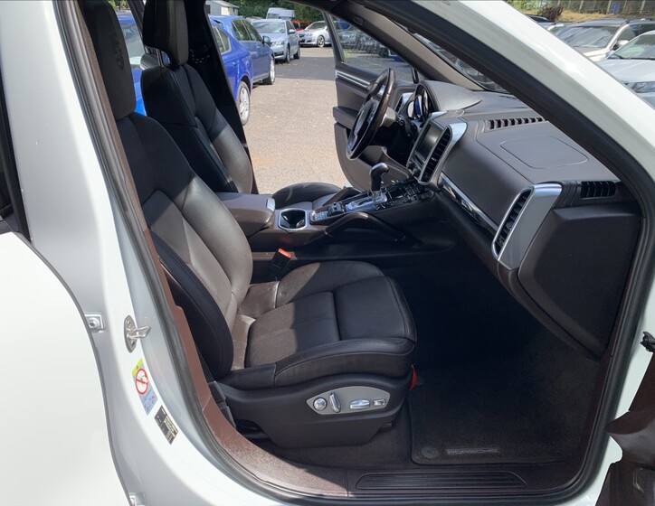 Porsche Cayenne 18