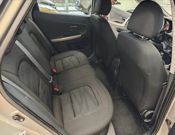 KIA Ceed Hatchback 1,4 l 73 kw