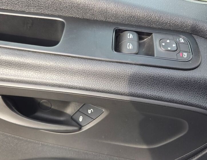 Mercedes-Benz Sprinter 14