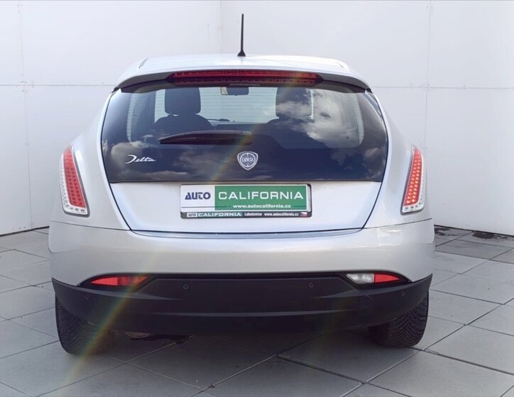 Lancia Delta Hatchback 1,6 l 88 kw