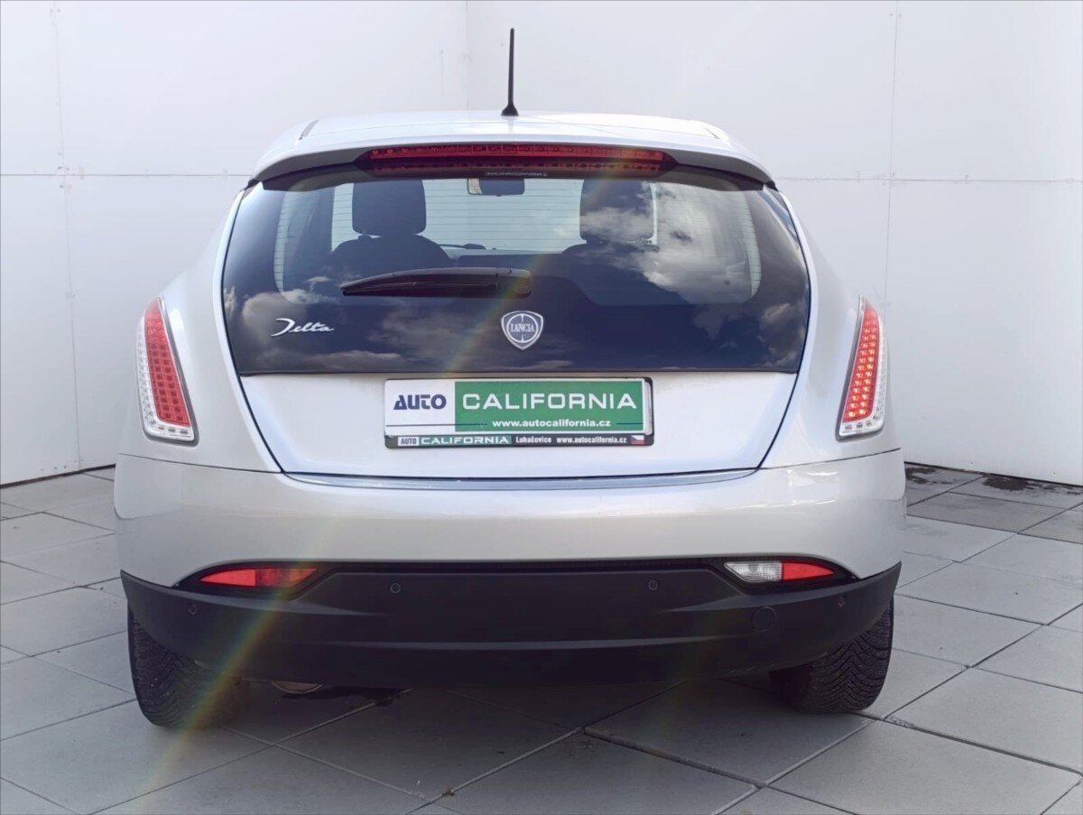 Lancia Delta Hatchback 1,6 l 88 kw