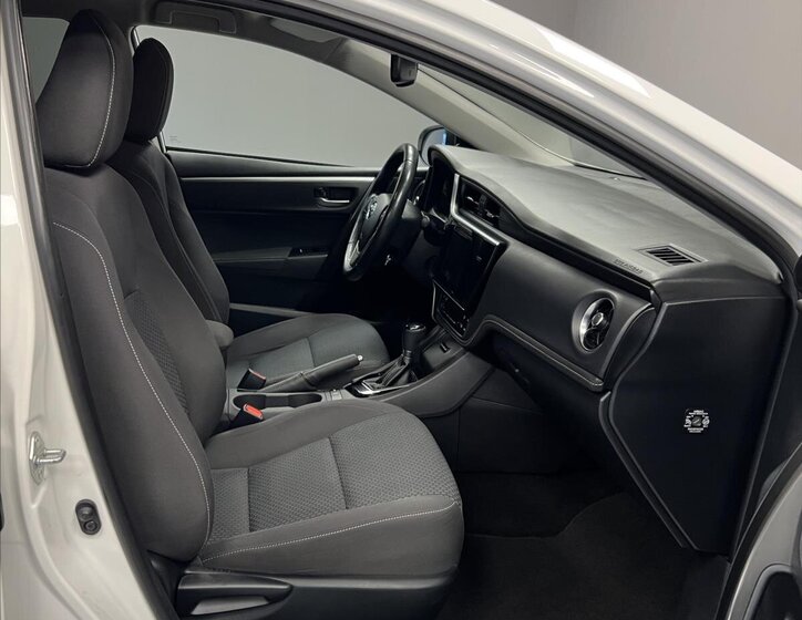 Toyota Corolla Sedan 1,6 l 97 kw