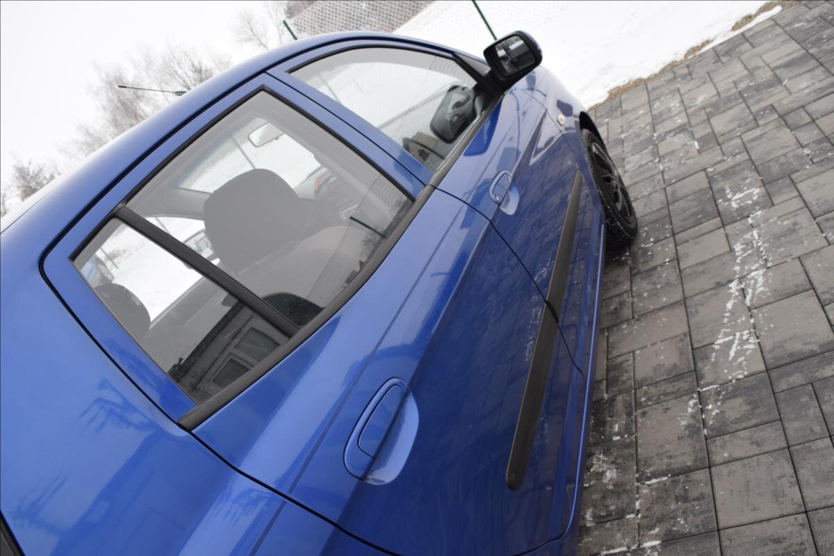 KIA Picanto Hatchback 1,1 l 48 kw