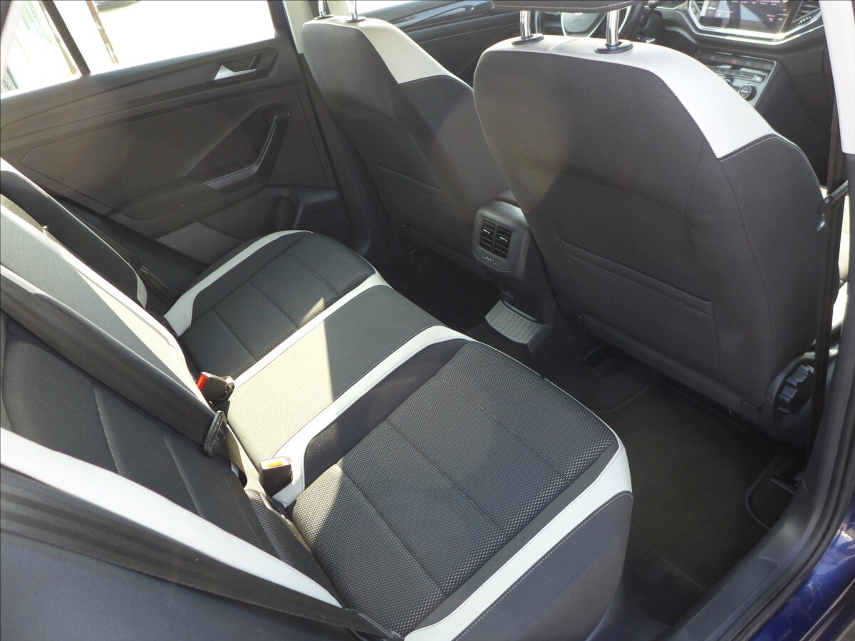 Volkswagen T-Roc SUV / Terénní 2,0 l 110 kw