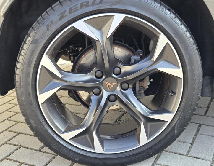 Cupra Formentor SUV / Terénní 2,0 l 140 kw