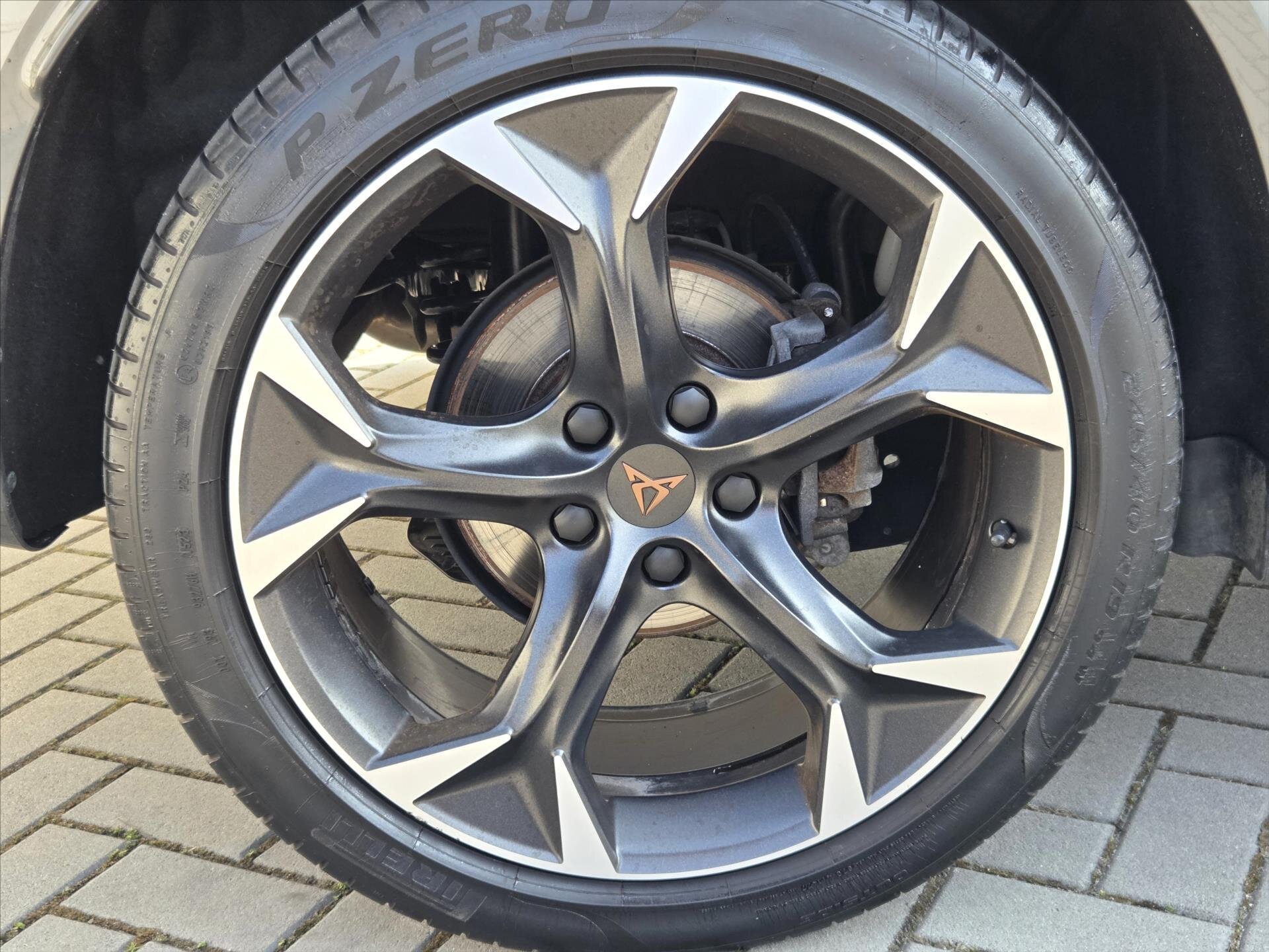 Cupra Formentor SUV / Terénní 2,0 l 140 kw