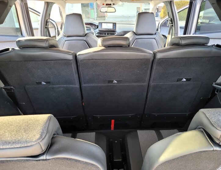 Peugeot 5008 SUV 1,5 l 96 kw