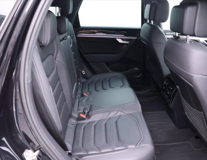 Volkswagen Touareg SUV / Terénní 3,0 l 210 kw