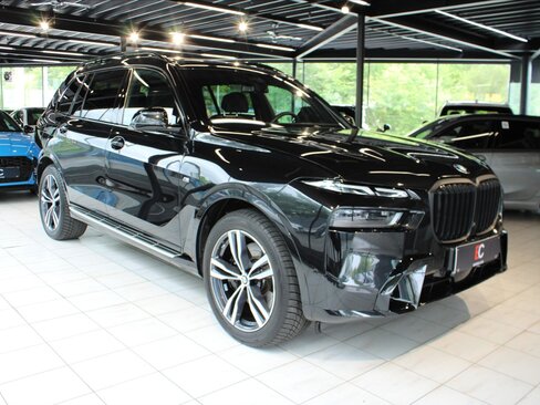 BMW X7 SUV / Terénní 3,0 l 250 kw