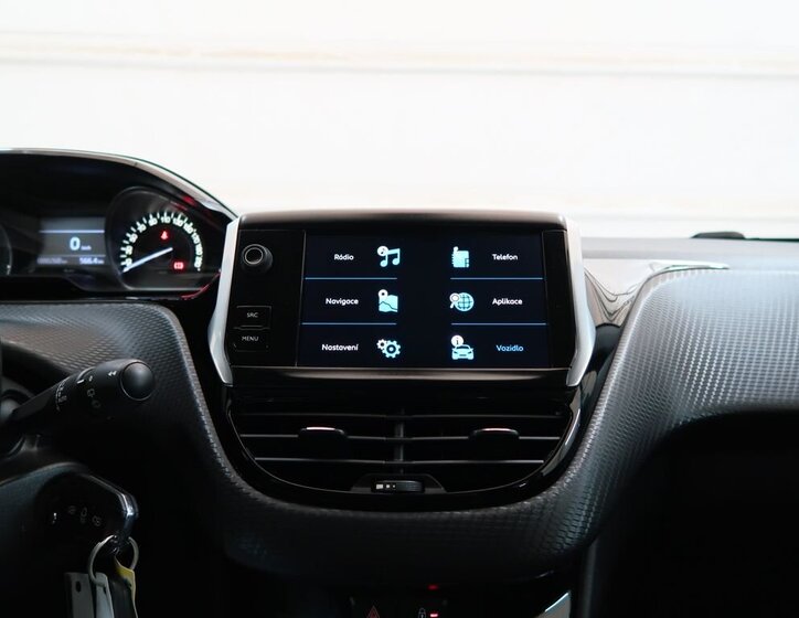 Peugeot 208 Hatchback 1,2 l 61 kw