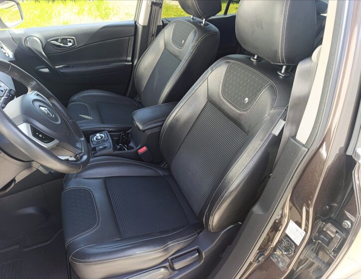 Renault Koleos SUV / Terénní 2,0 l 127 kw