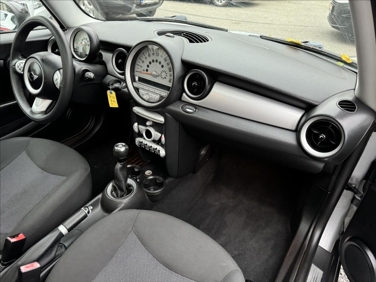 Mini Cooper Hatchback 1,6 l 88 kw