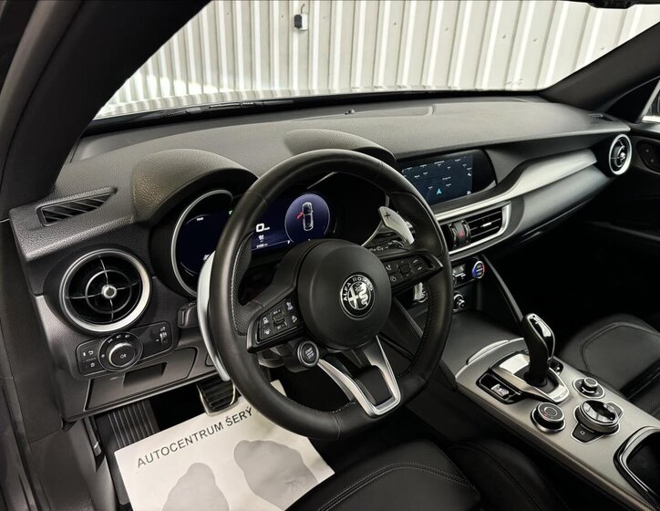 Alfa Romeo Stelvio 16