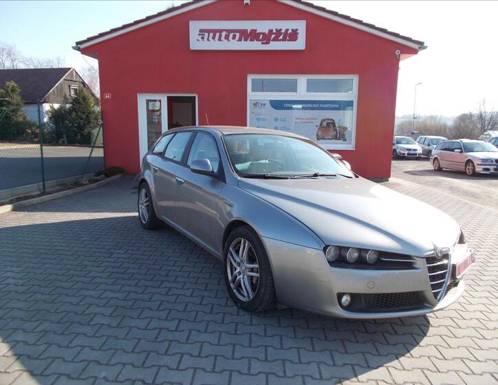 Alfa Romeo 159 1