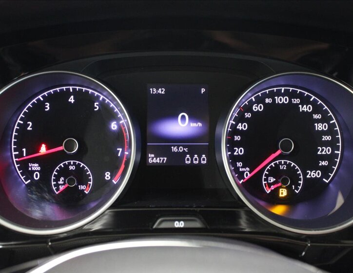 Volkswagen Touran MPV 1,5 l 110 kw