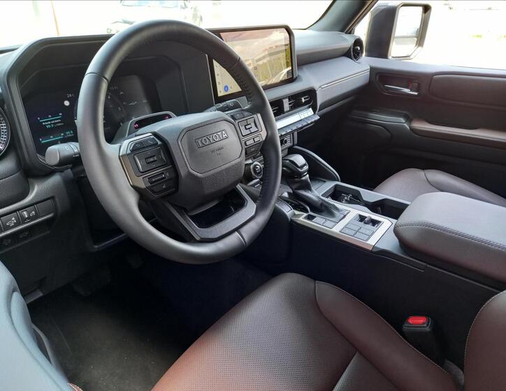 Toyota Land Cruiser 7