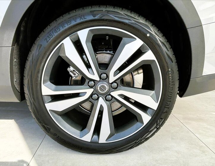 Volvo V60 Kombi 2,0 l 145 kw