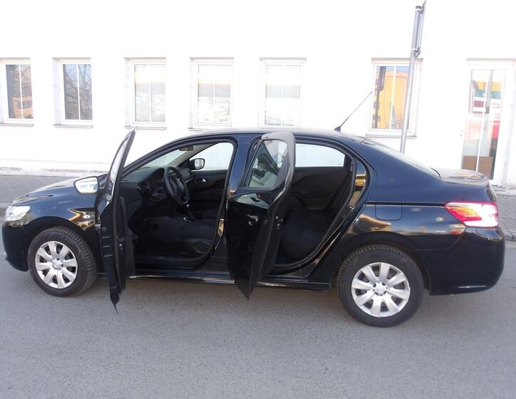 Peugeot 301 Sedan / Limuzína 1,2 l 53 kw