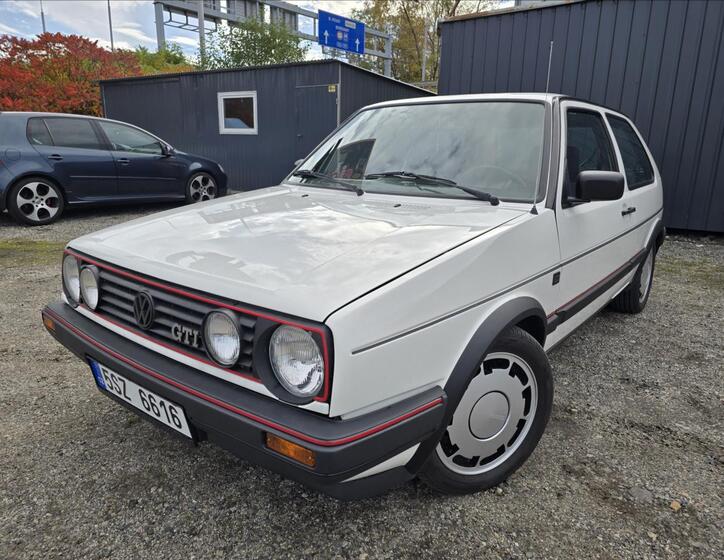 Volkswagen Golf 1