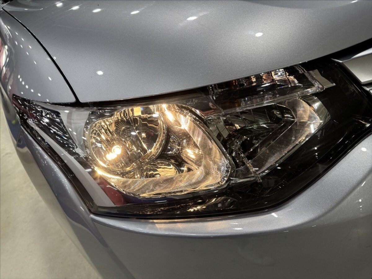 Mitsubishi Outlander SUV / Terénní 2,0 l 110 kw