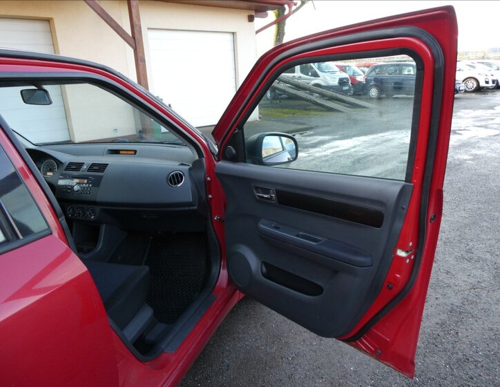 Suzuki Swift Hatchback 1,3 l 68 kw