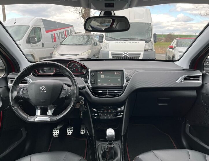 Peugeot 2008 SUV 1,2 l 96 kw