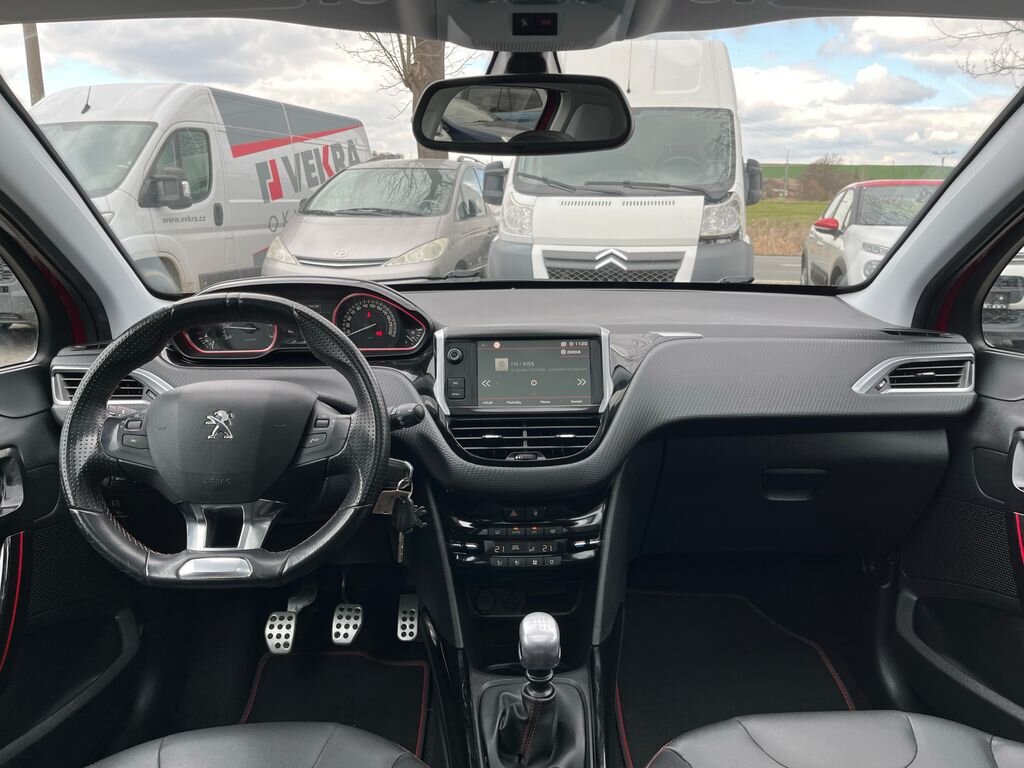 Peugeot 2008 SUV 1,2 l 96 kw