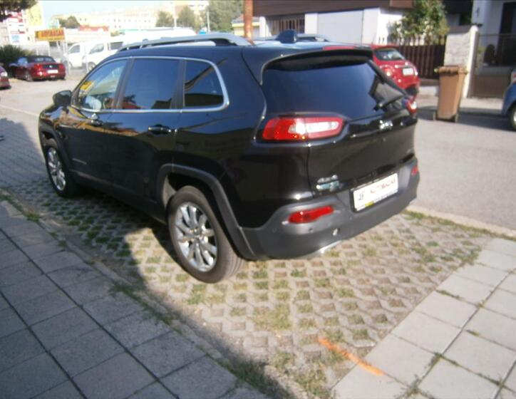 Jeep Cherokee 4