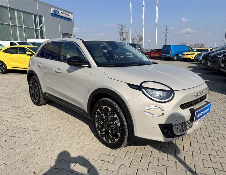 Fiat 600 SUV / Terénní 1,2 l 100 kw