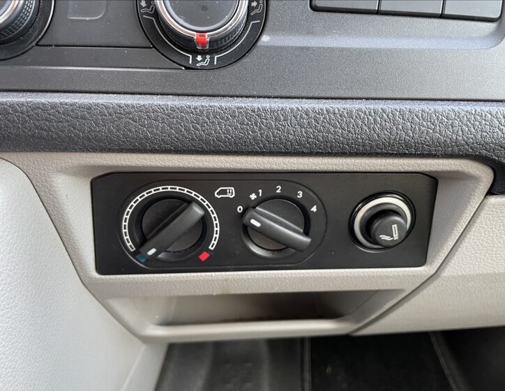 Volkswagen Transporter 13