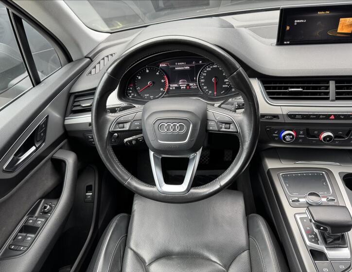 Audi Q7 16