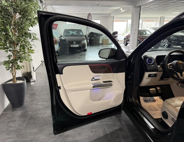 Mercedes-Benz GLB SUV / Terénní 2,0 l 110 kw